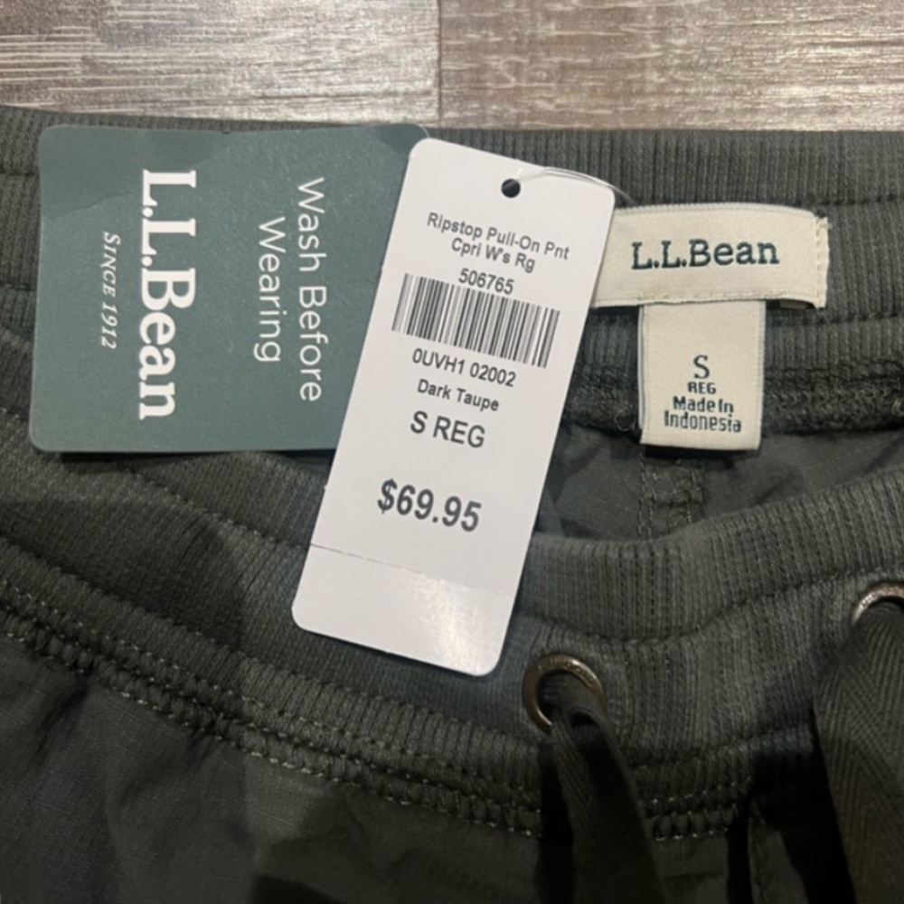 L.L. Bean Stretch Ripstop Pull-On Capri Pants - Picture 8 of 12